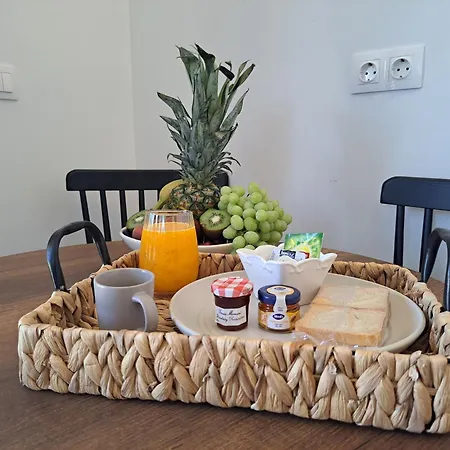 Alinthea 1, Leros Apartmán