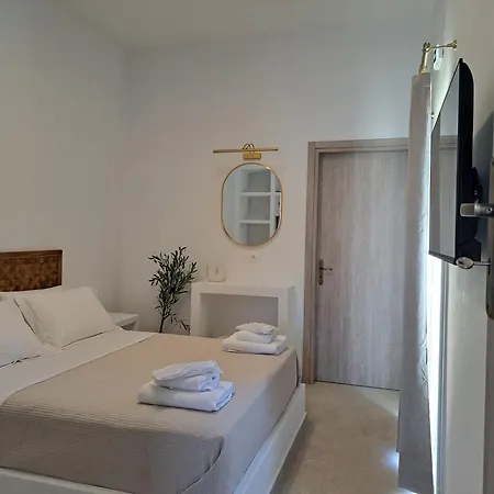 Alinthea 1, Leros