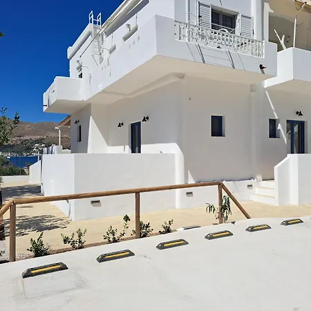 Alinthea 1, Leros Apartmán